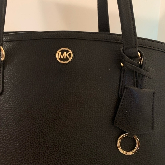 Michael Kors Chantal Large Trapeze Tote Bag In Pebbled Leather Black - Picture 2 of 9